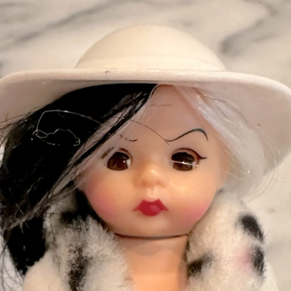 Vintage Madame Alexander Disney Cruella de‎ Vil Mini Doll McDonald’s Happy Meal